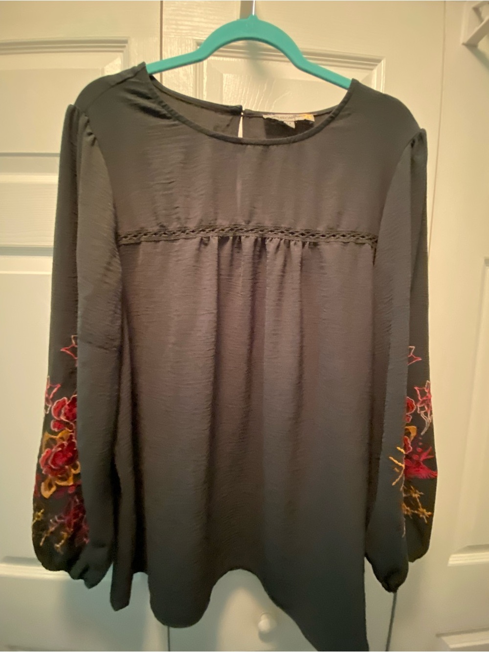 Figueroa (Fig) & Flower Dark Green Boho Peasant Top  Embroidered Floral Pink 1X